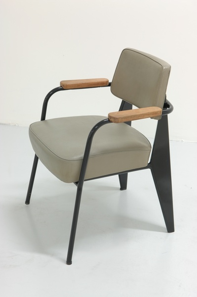 Jean PROUVÉ - Fauteuil Direction n°352 | Musée d'art moderne et