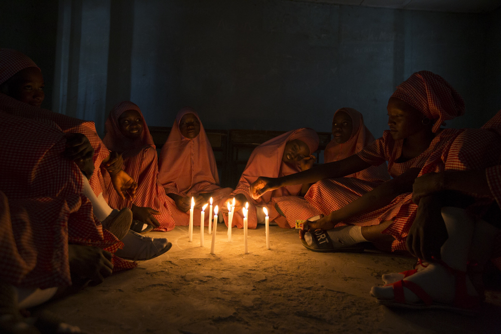 Photographie : artiste - ©  Rahima Gambo - Capture d'écran de la vidéo Tatsuniya I, réalisée par Rahima Gambo en 2017 Visuel fourni par l'artiste